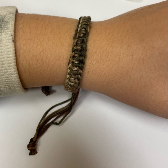 Handmade adjustable bracelets. - Picture 3 of 7